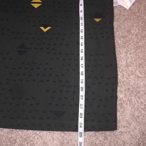 NWT Lularoe Cassie hunter green with triangles - Picture 3 of 5